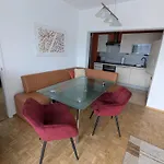 Apartment Penthouse Near Red Bull Ring