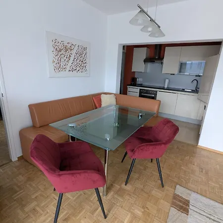 公寓 Penthouse Near Red Bull Ring